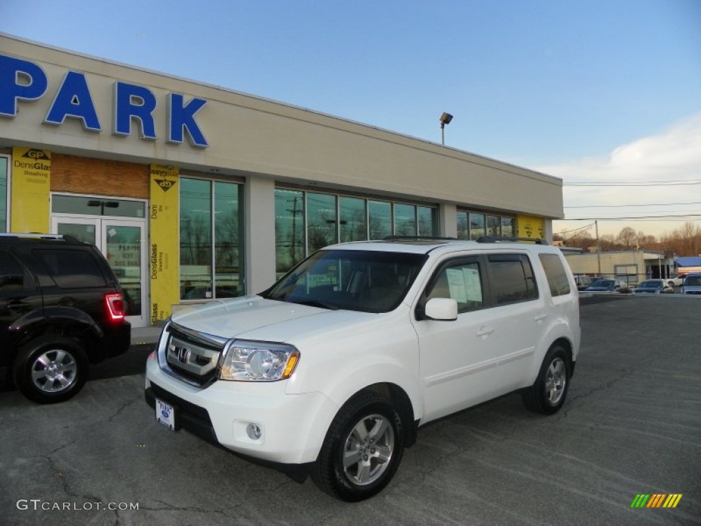 Taffeta White Honda Pilot