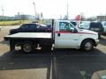2002 Oxford White Ford F350 Super Duty XL Regular Cab Chassis  photo #2