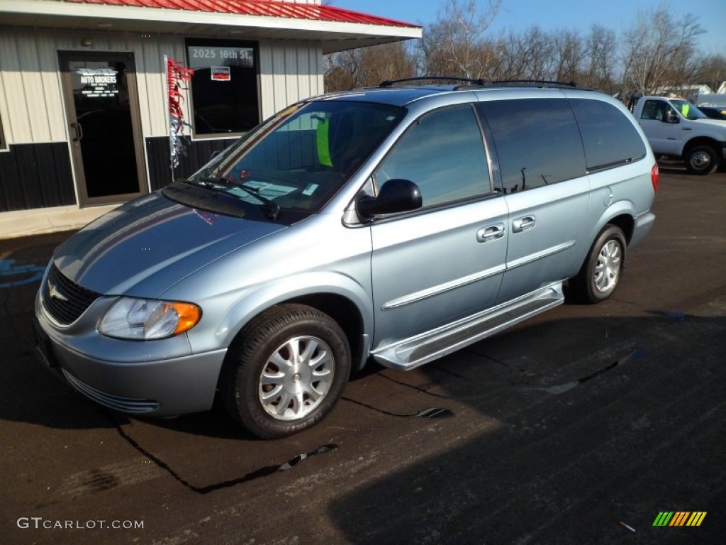 2003 Town & Country LX - Butane Blue Pearl / Taupe photo #11