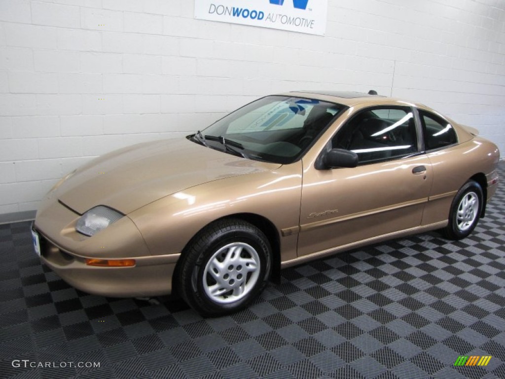 1998 Sunfire SE Coupe - Gold Metallic / Black photo #2
