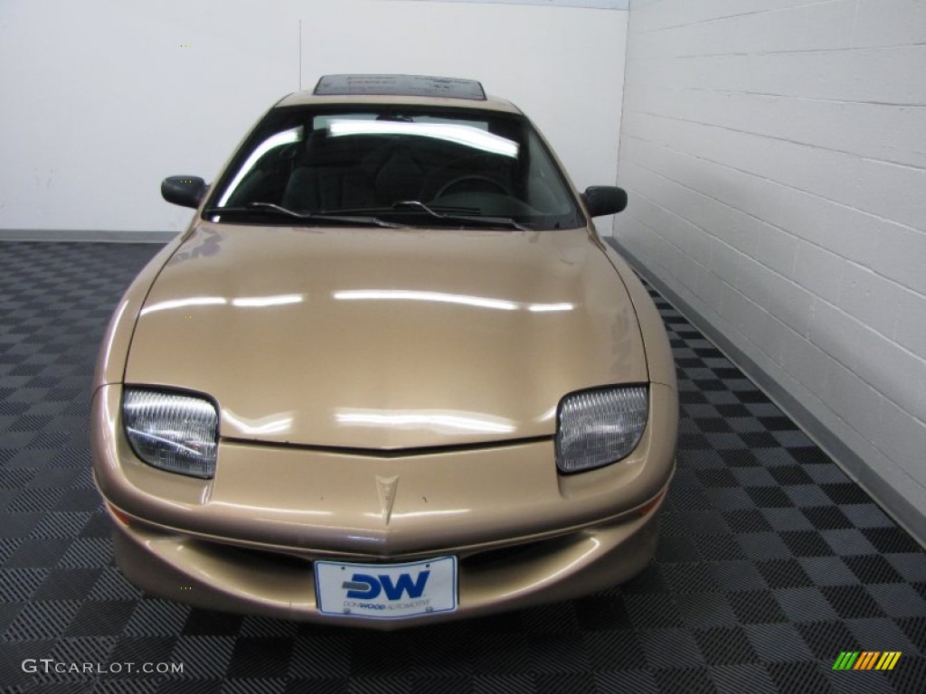 1998 Sunfire SE Coupe - Gold Metallic / Black photo #7