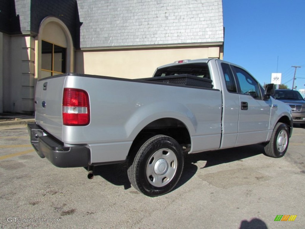 2005 F150 XL Regular Cab - Silver Metallic / Medium Flint Grey photo #4