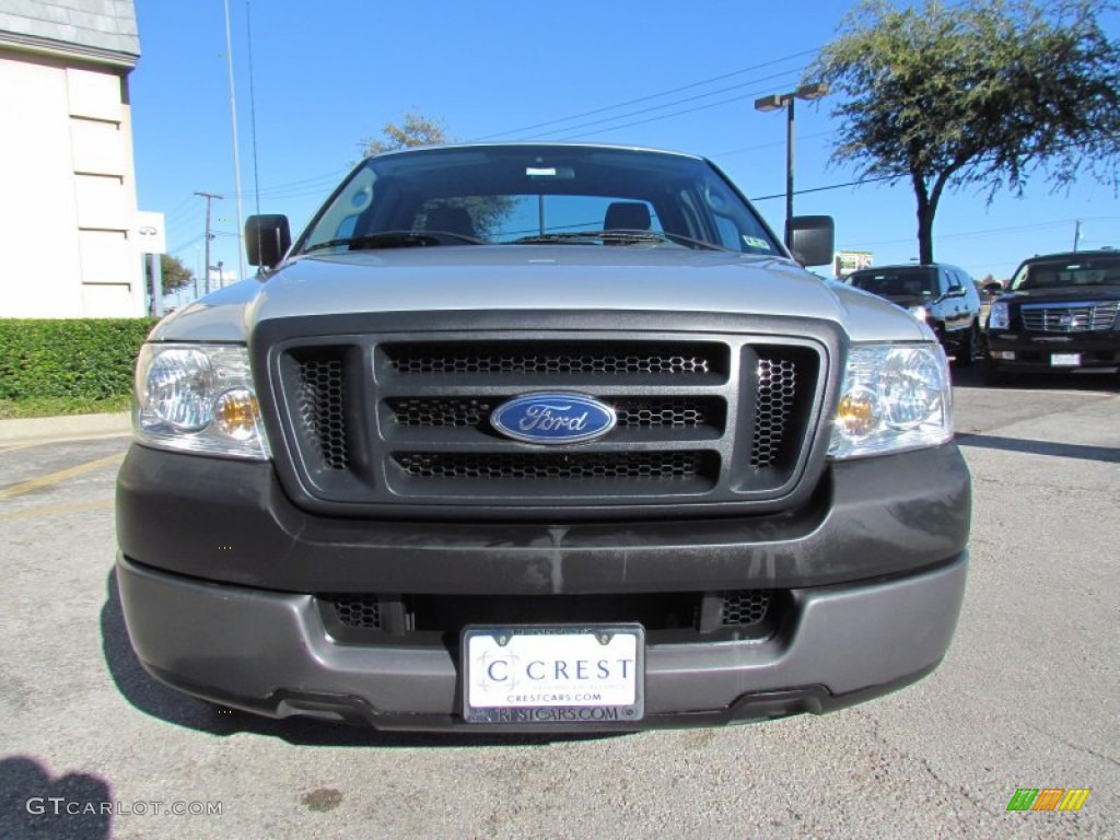 2005 F150 XL Regular Cab - Silver Metallic / Medium Flint Grey photo #7