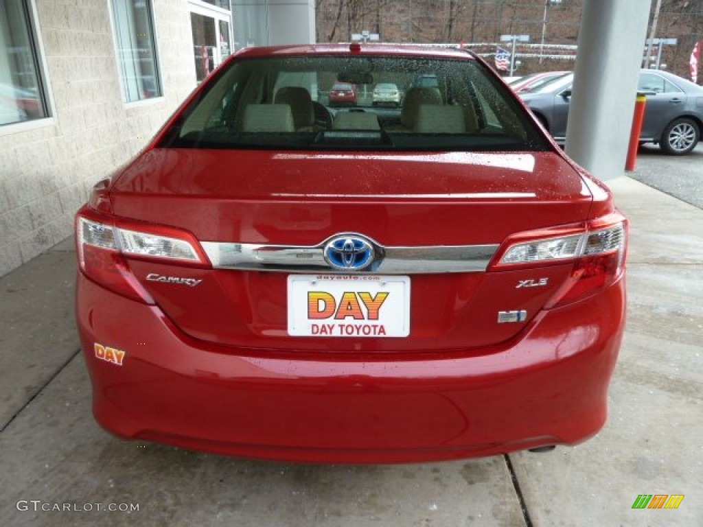 2012 Camry Hybrid XLE - Barcelona Red Metallic / Ivory photo #3