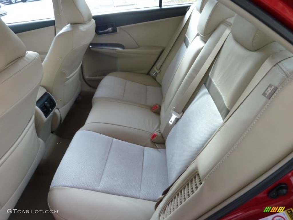 2012 Camry Hybrid XLE - Barcelona Red Metallic / Ivory photo #9