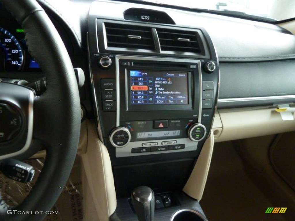 2012 Camry Hybrid XLE - Barcelona Red Metallic / Ivory photo #13