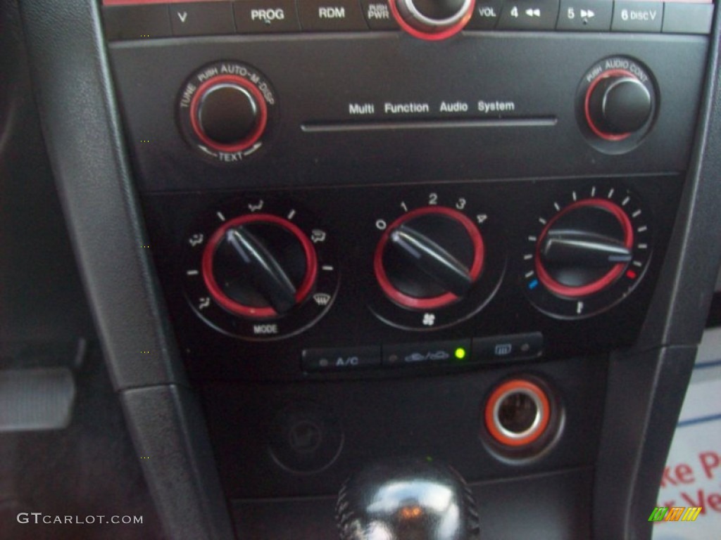2004 MAZDA3 s Hatchback - Rally White / Black/Red photo #18