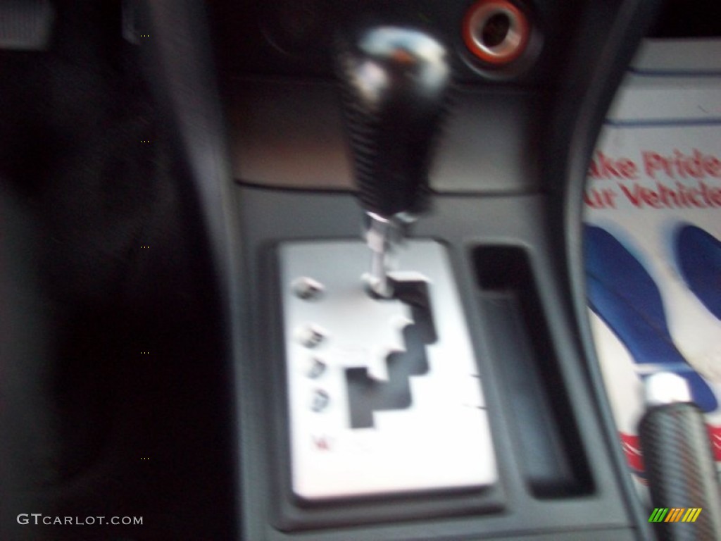 2004 MAZDA3 s Hatchback - Rally White / Black/Red photo #19