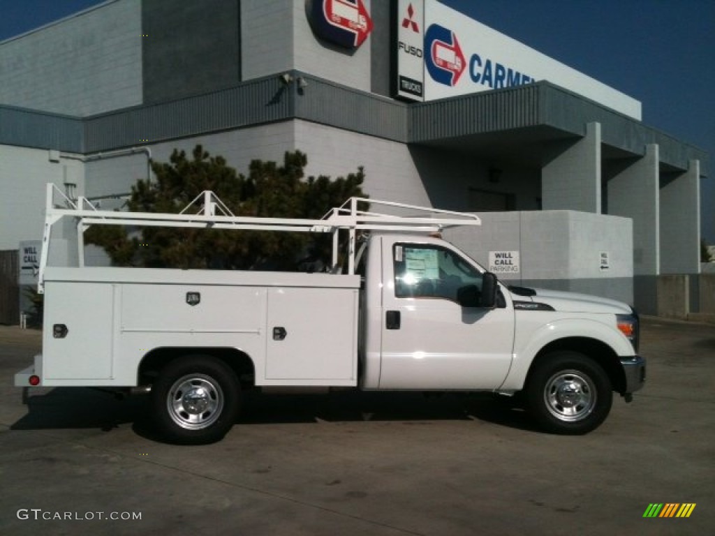 2012 F350 Super Duty XL Regular Cab Chassis - Oxford White / Steel photo #8