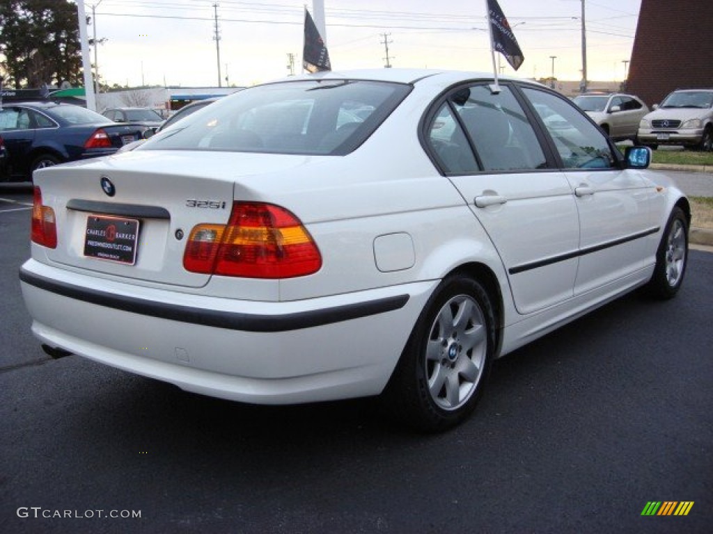 2004 3 Series 325i Sedan - Alpine White / Black photo #3