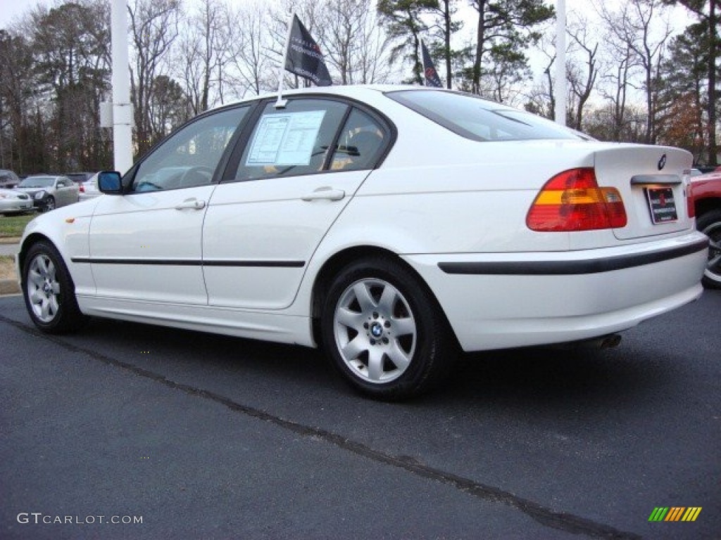 2004 3 Series 325i Sedan - Alpine White / Black photo #5