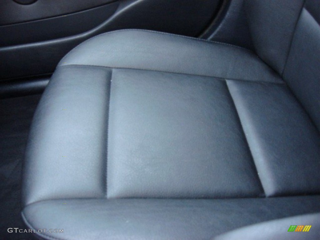 2004 3 Series 325i Sedan - Alpine White / Black photo #14