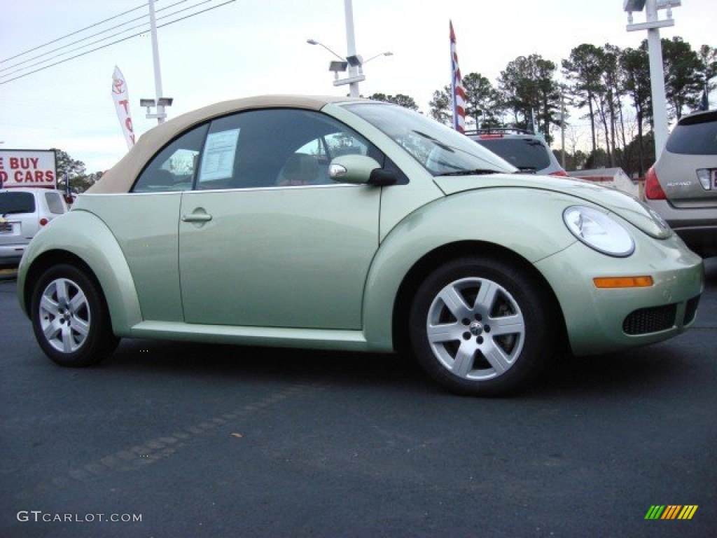 Gecko Green Metallic 2007 Volkswagen New Beetle 2.5 Convertible Exterior Photo #58941474