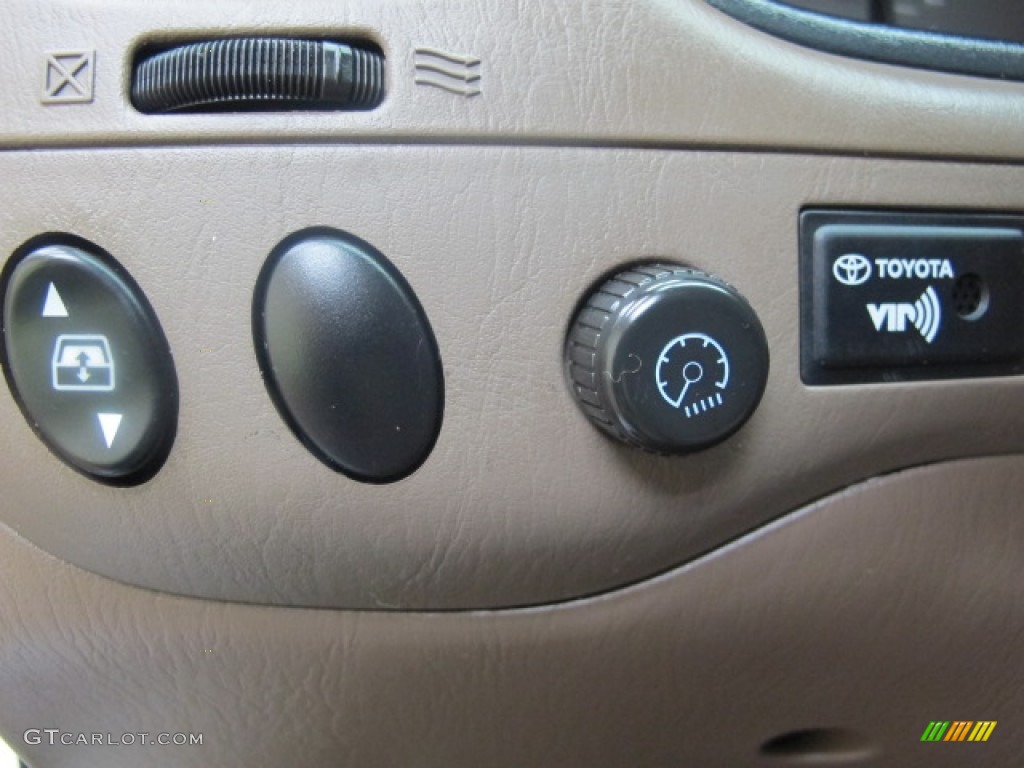 2003 Sequoia Limited 4WD - Natural White / Oak photo #43