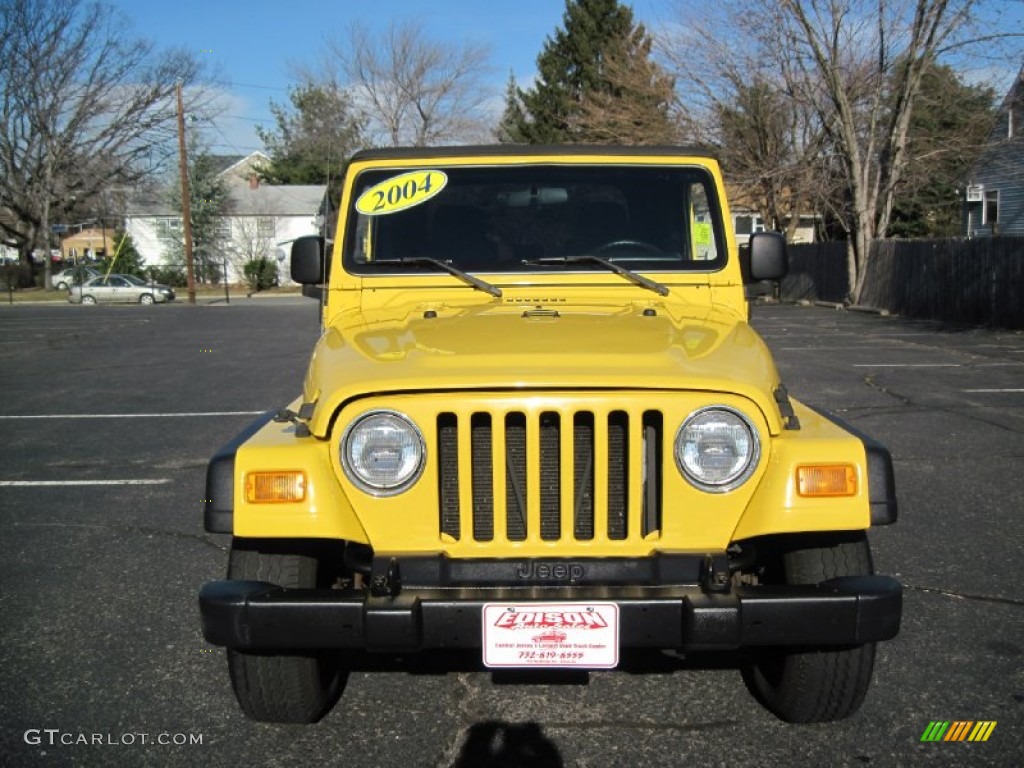 2004 Wrangler SE 4x4 - Solar Yellow / Dark Slate Gray photo #12