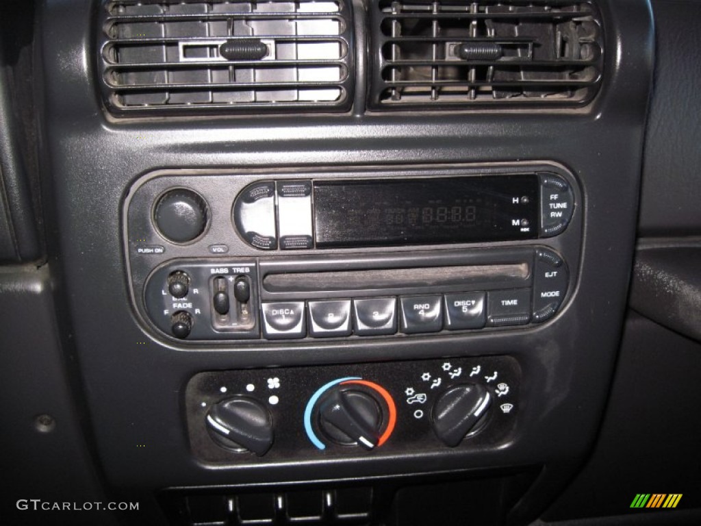 2004 Wrangler SE 4x4 - Solar Yellow / Dark Slate Gray photo #21
