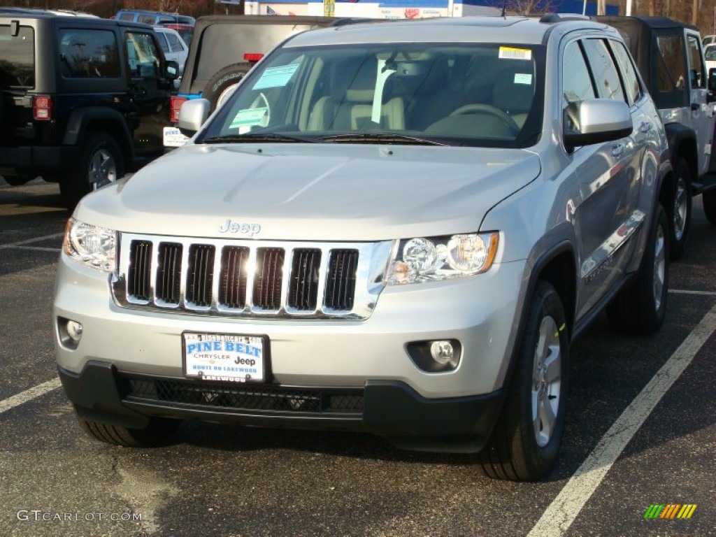 2012 Grand Cherokee Laredo X Package 4x4 - Bright Silver Metallic / Dark Graystone/Medium Graystone photo #1