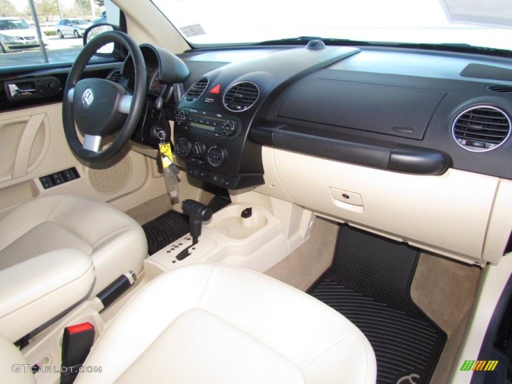 2008 Volkswagen New Beetle SE Convertible Cream Beige Dashboard Photo #58948080
