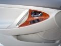 Super White - Camry XLE Photo No. 13