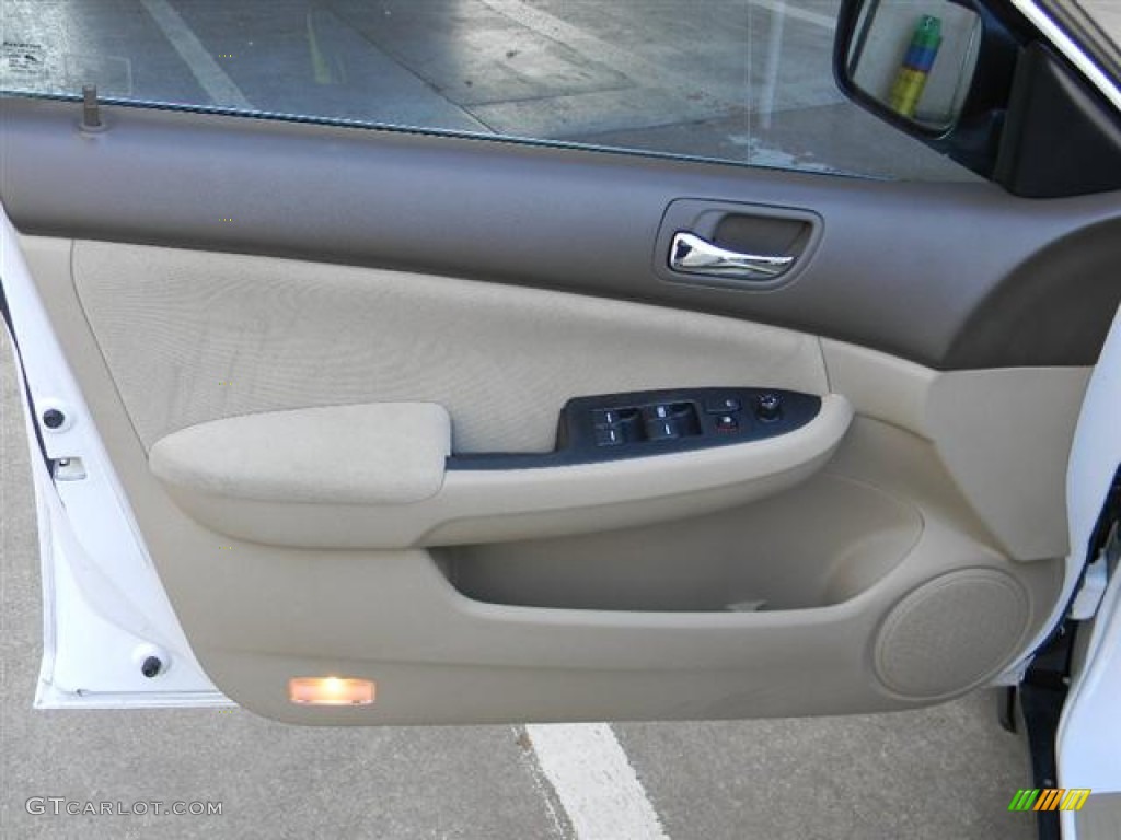 2007 Accord SE V6 Sedan - Taffeta White / Ivory photo #13