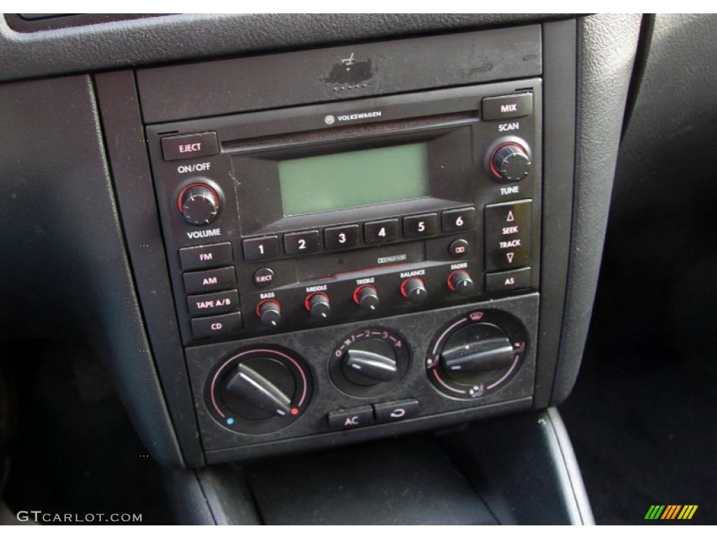 2003 Volkswagen Jetta GL 1.8T Sedan Controls Photos