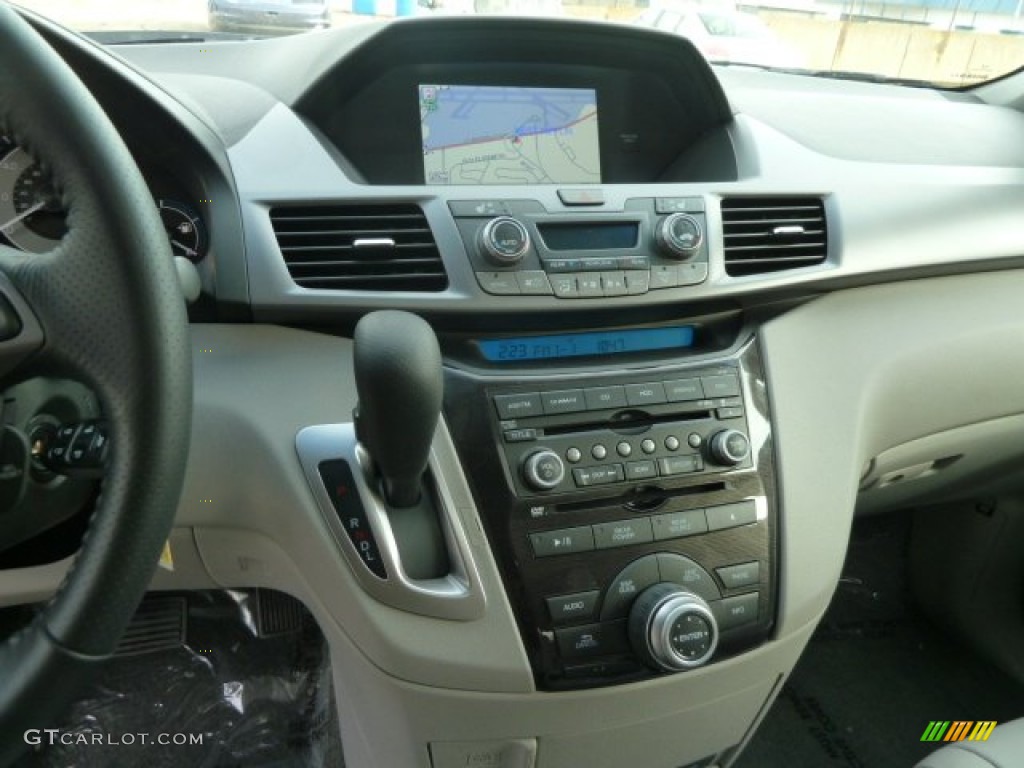 2012 Honda Odyssey Touring Elite Controls Photo #58955805