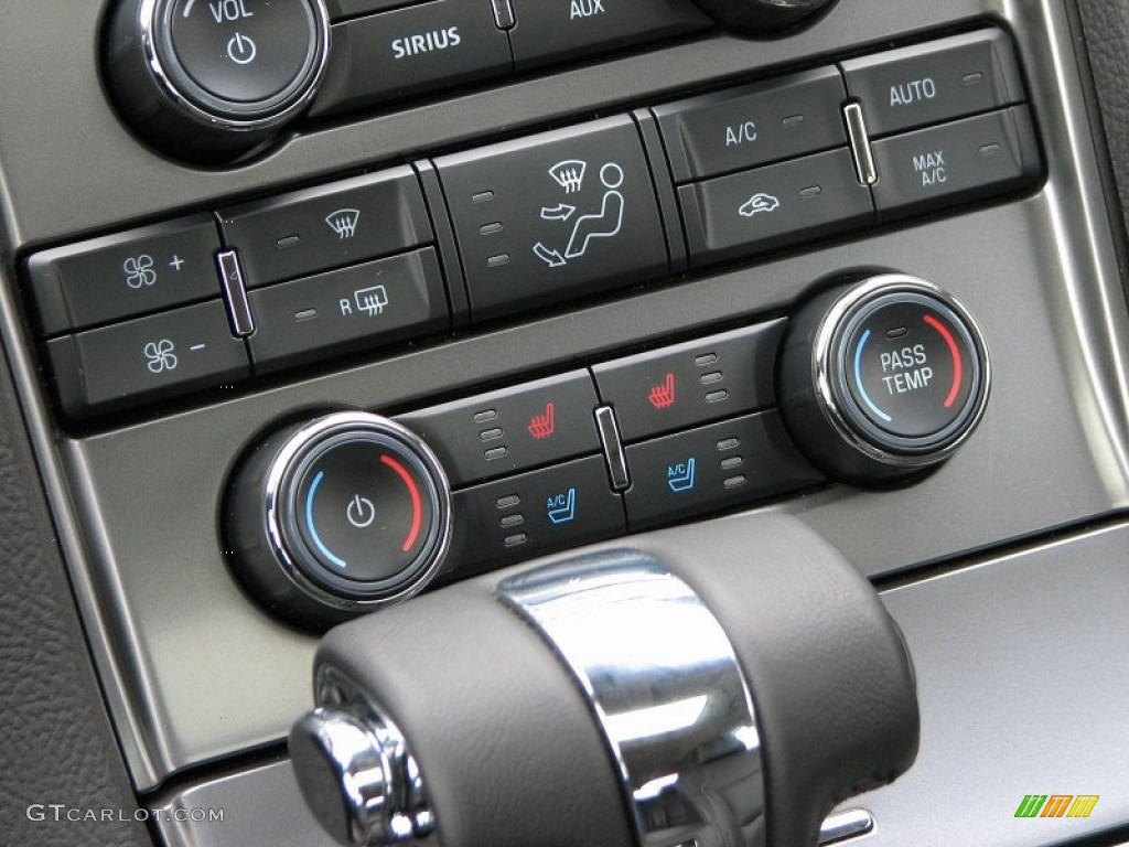2011 Ford Taurus Limited Controls Photo #58960683