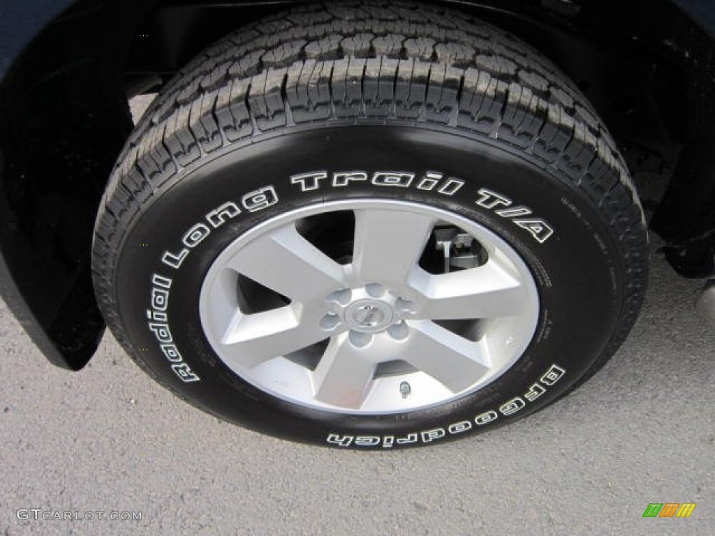 2012 Nissan Pathfinder SV 4x4 Wheel Photos