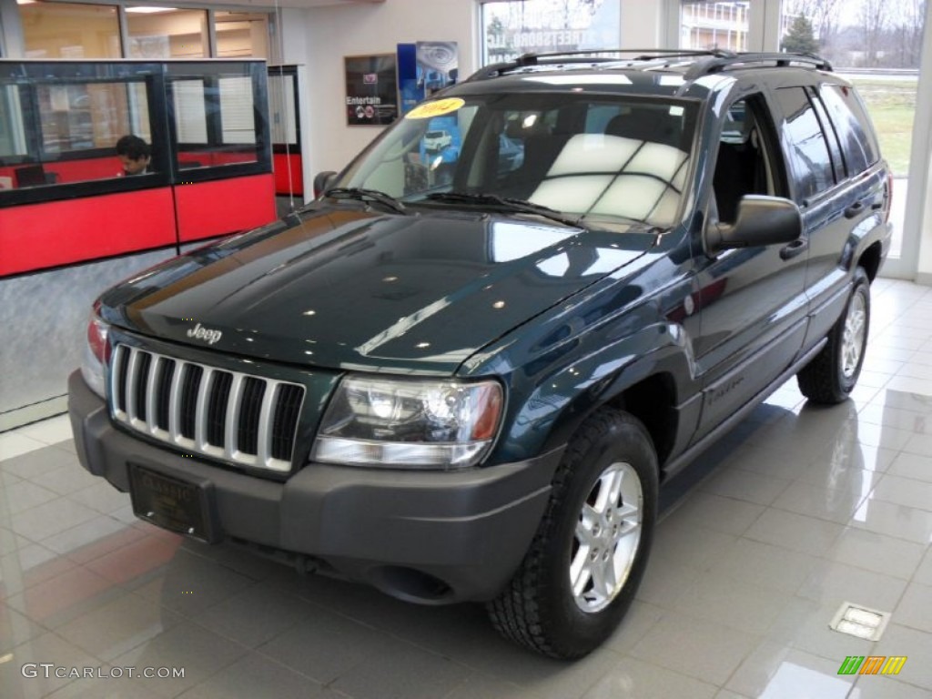 2004 Grand Cherokee Laredo 4x4 - Deep Beryl Green Pearl / Dark Slate Gray photo #1