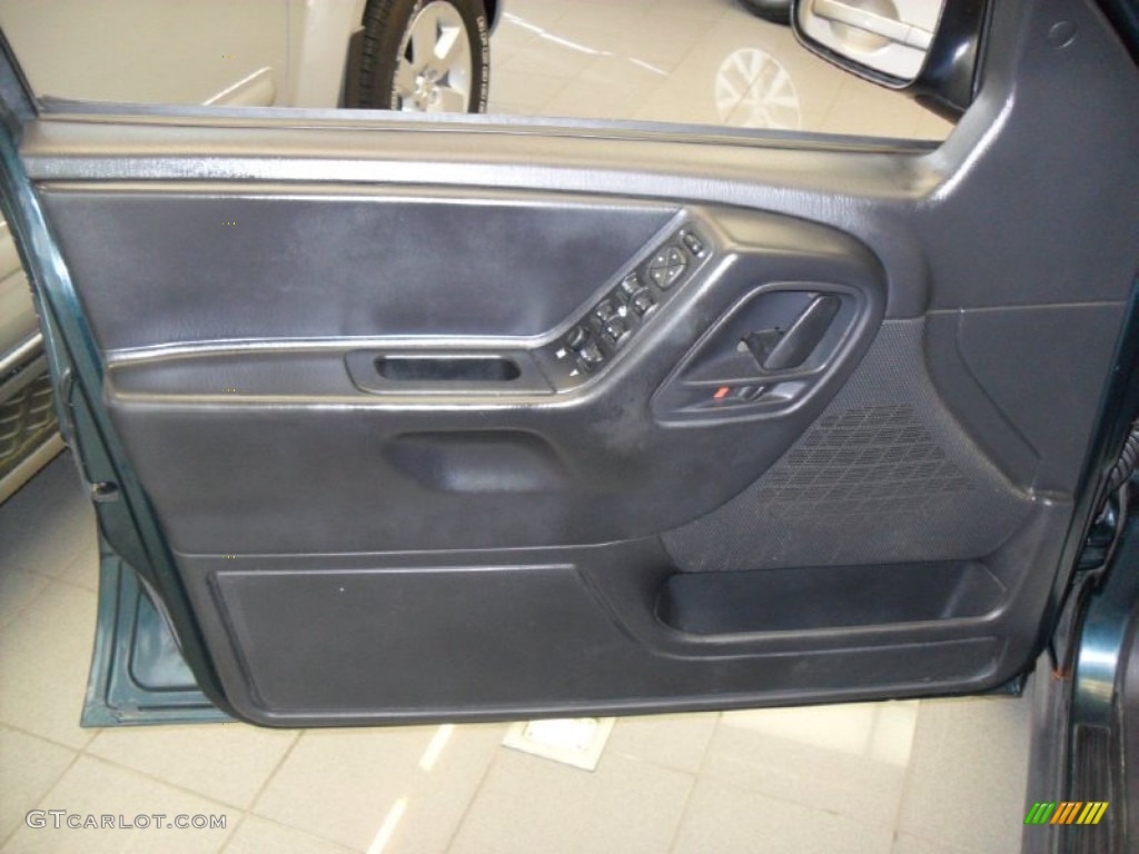 2004 Grand Cherokee Laredo 4x4 - Deep Beryl Green Pearl / Dark Slate Gray photo #11