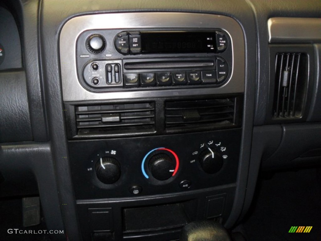 2004 Grand Cherokee Laredo 4x4 - Deep Beryl Green Pearl / Dark Slate Gray photo #20