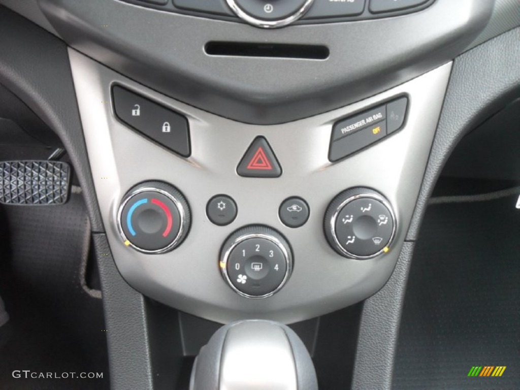 2012 Sonic LS Sedan - Silver Ice Metallic / Jet Black/Dark Titanium photo #11