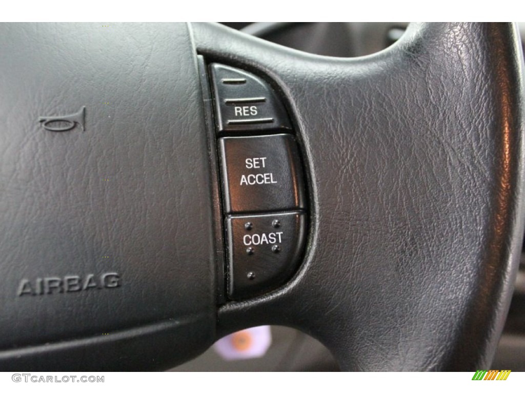 2001 Ford F350 Super Duty XLT Crew Cab Dually Controls Photo #58971745