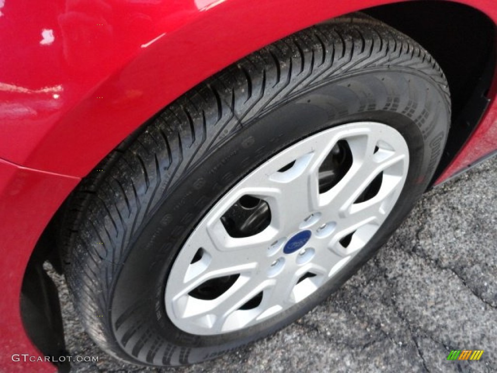 2012 Focus SE Sedan - Red Candy Metallic / Charcoal Black photo #9