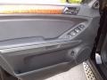 Black - GL 320 BlueTEC 4Matic Photo No. 11