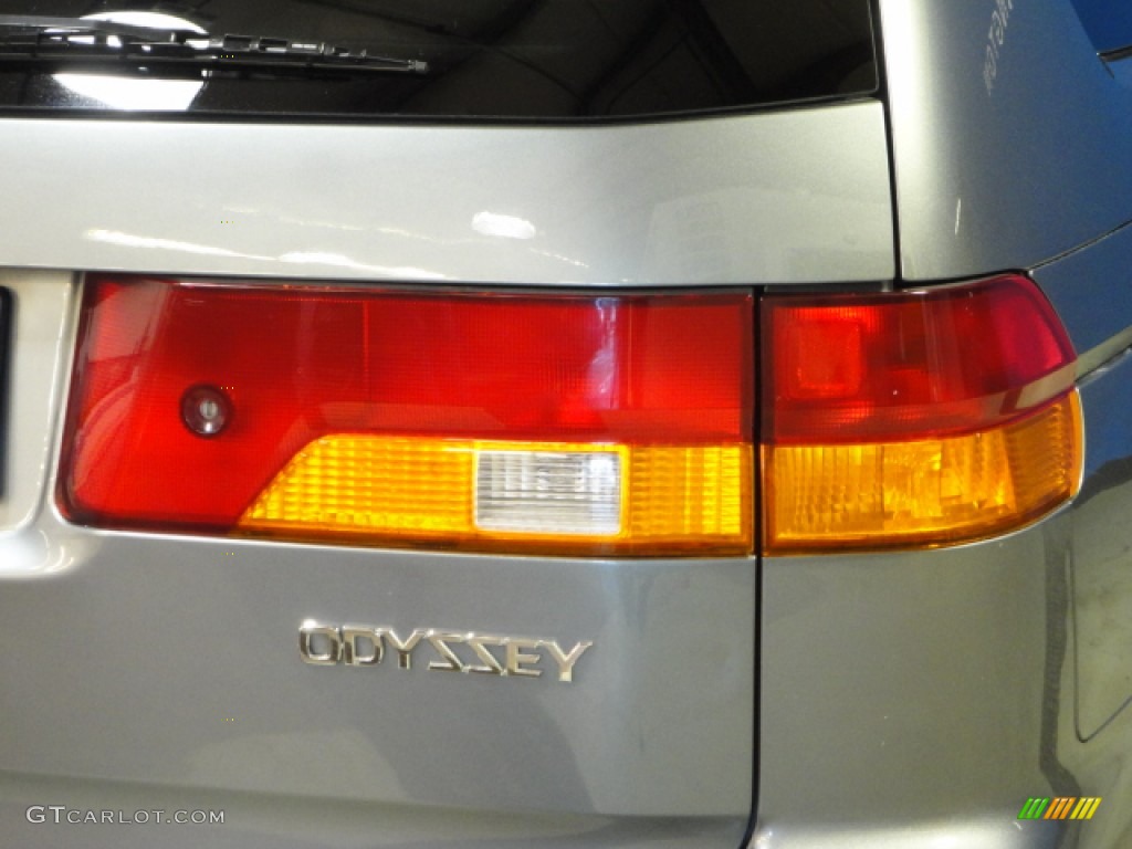 2002 Odyssey EX-L - Satin Silver Metallic / Quartz Gray photo #25