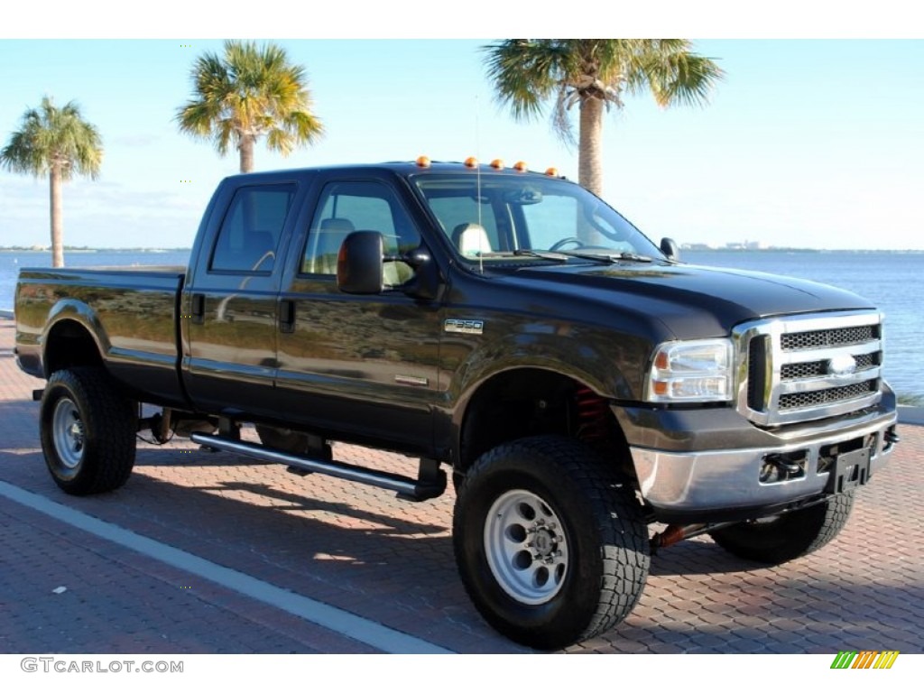 2005 F350 Super Duty Lariat Crew Cab 4x4 - Dark Stone Metallic / Tan photo #1