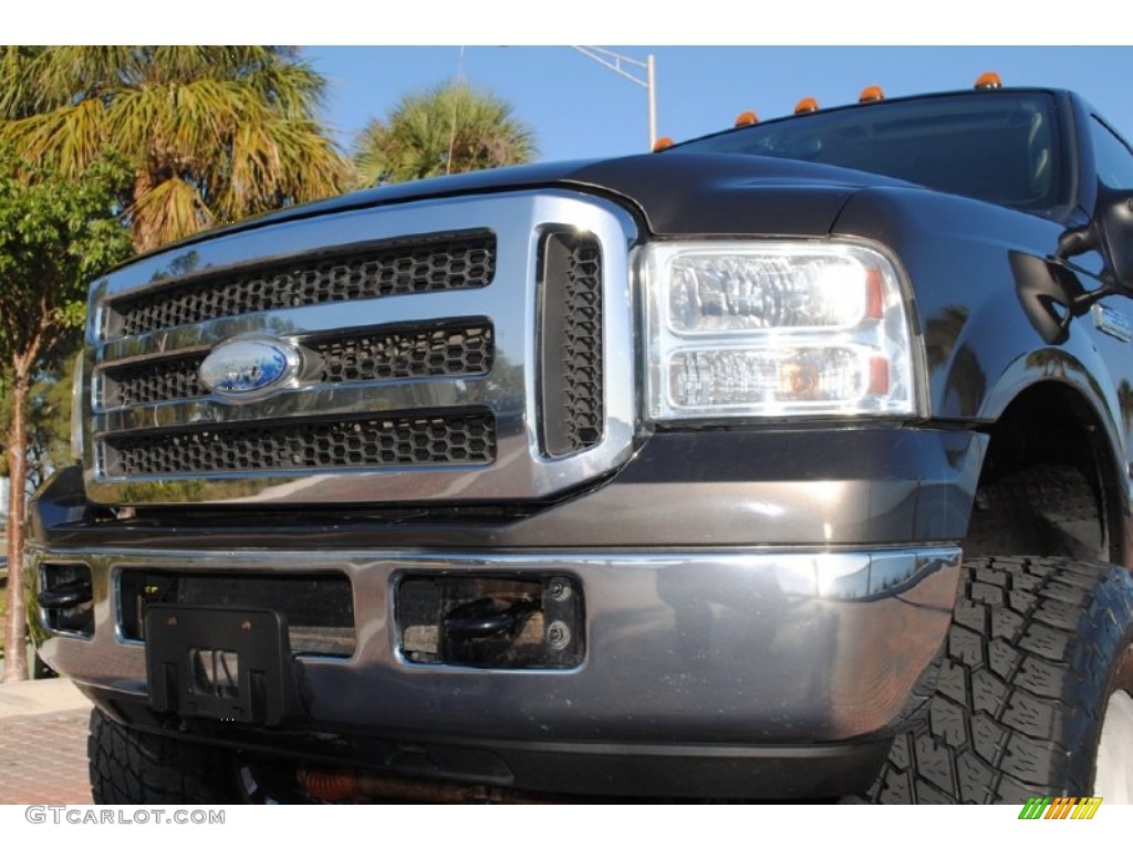 2005 F350 Super Duty Lariat Crew Cab 4x4 - Dark Stone Metallic / Tan photo #18