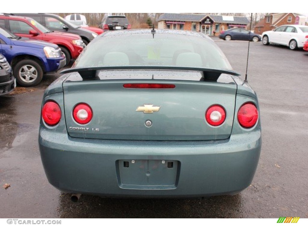 2009 Cobalt LS Coupe - Silver Moss Metallic / Gray photo #11