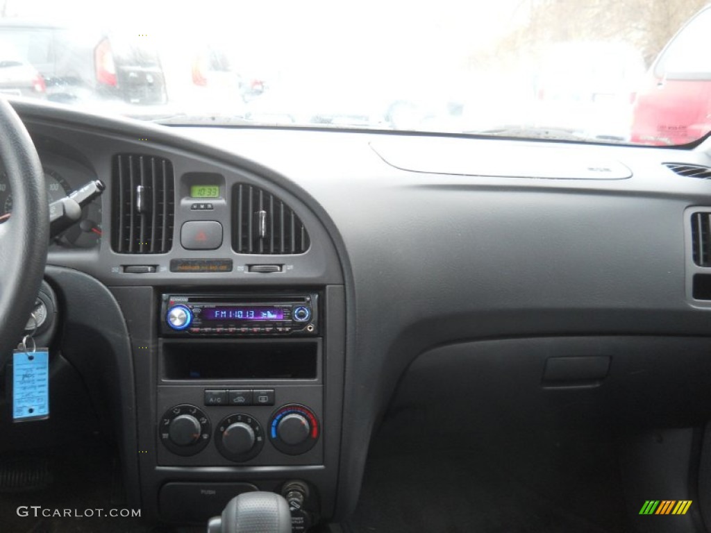 2004 Elantra GLS Sedan - Black Obsidian / Gray photo #15