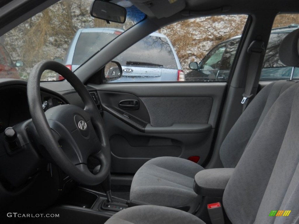2004 Elantra GLS Sedan - Black Obsidian / Gray photo #17