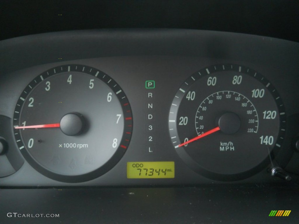 2004 Elantra GLS Sedan - Black Obsidian / Gray photo #19