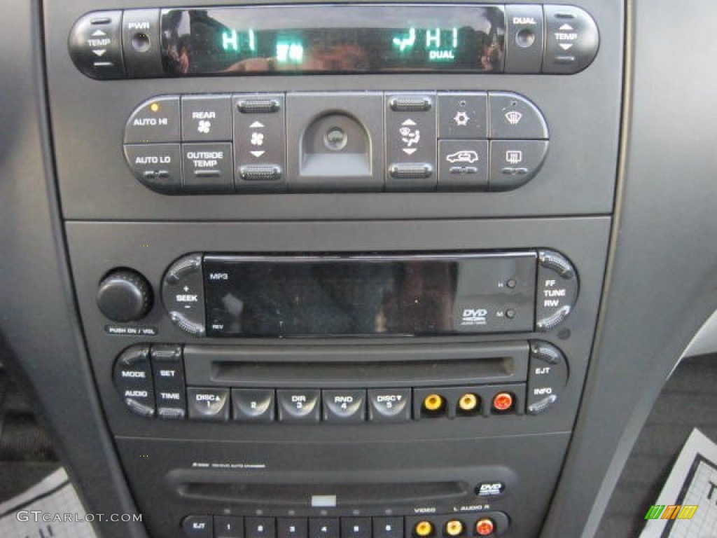 2008 Chrysler Pacifica Touring AWD Controls Photos