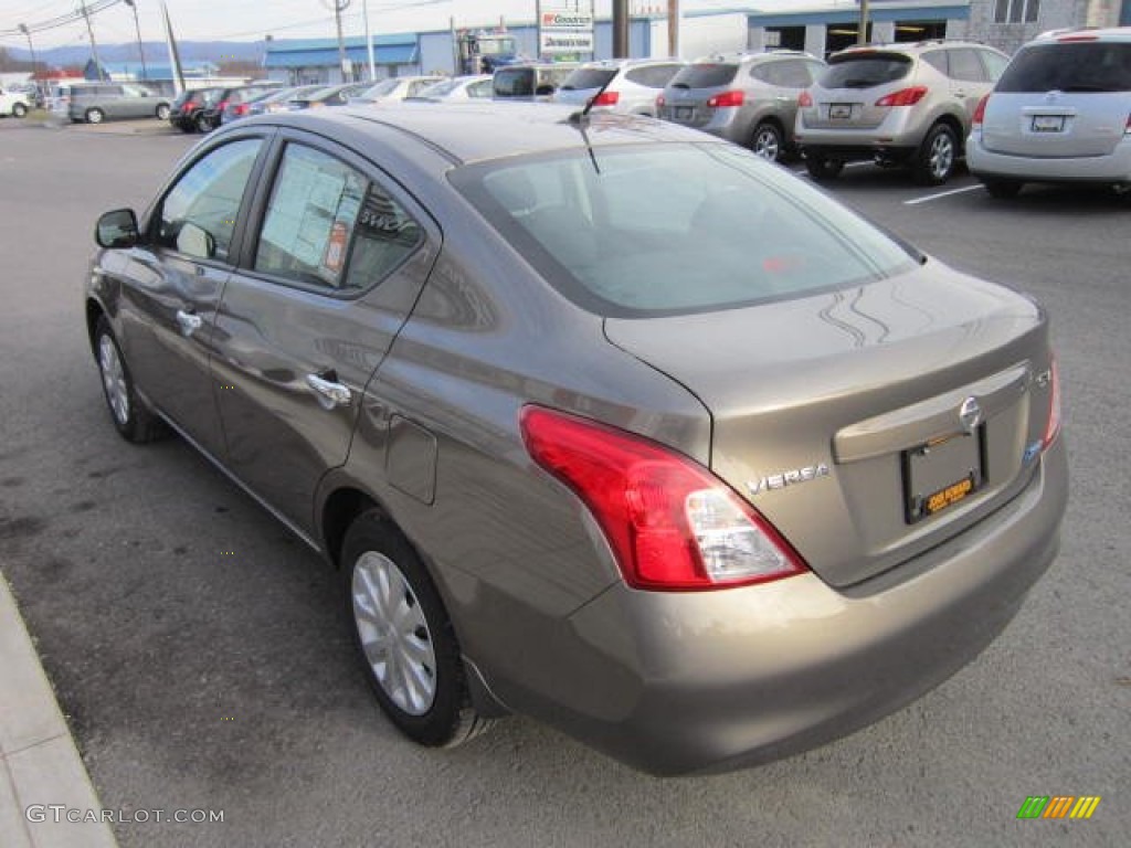 2012 Versa 1.6 SV Sedan - Titanium Metallic / Charcoal photo #5