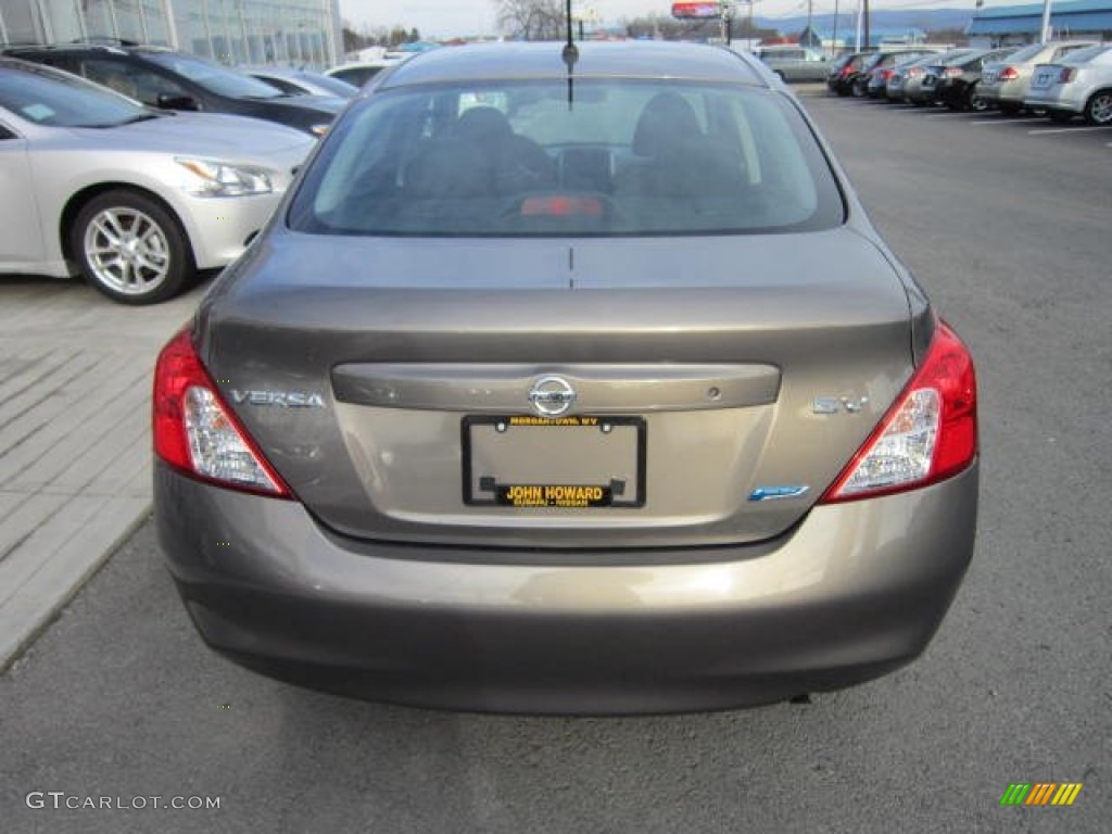 2012 Versa 1.6 SV Sedan - Titanium Metallic / Charcoal photo #6
