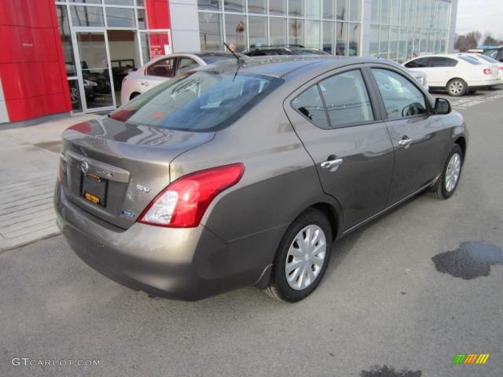 2012 Versa 1.6 SV Sedan - Titanium Metallic / Charcoal photo #7