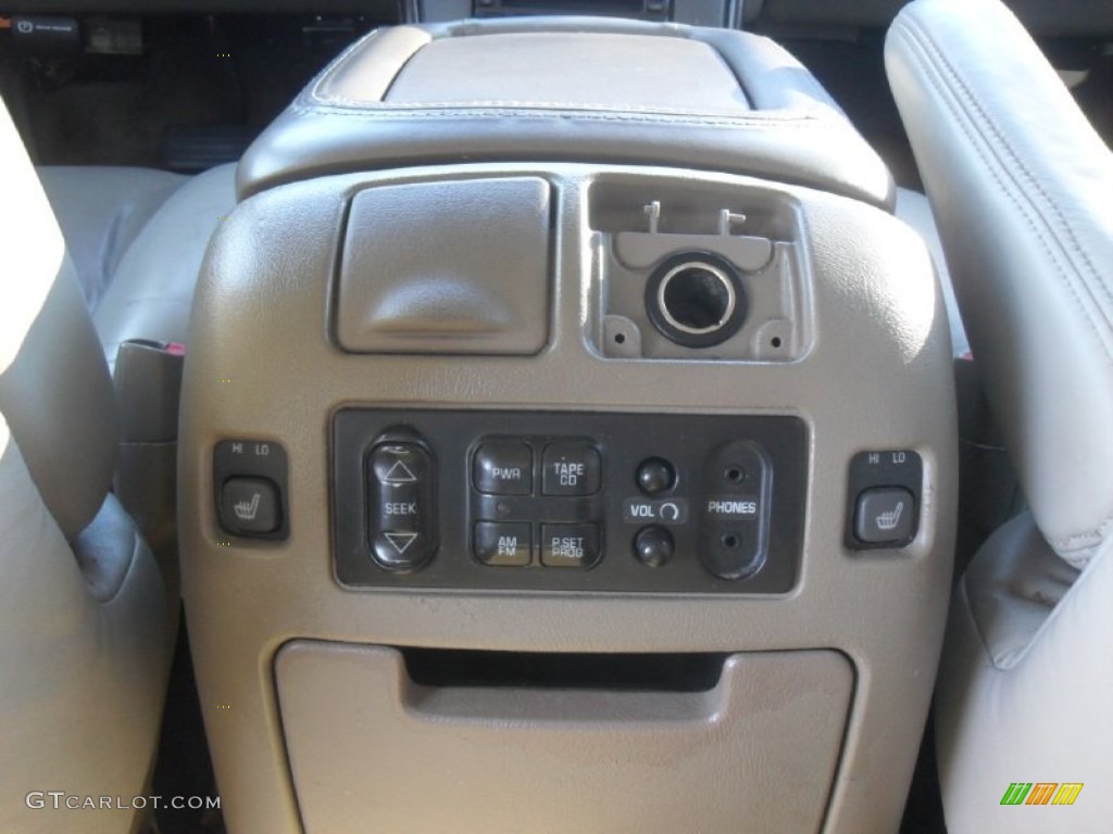 2001 GMC Yukon XL Denali AWD Controls Photo #58992589