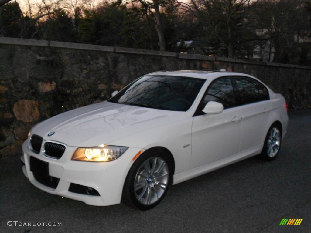 2010 3 Series 335i Sedan - Alpine White / Black photo #4