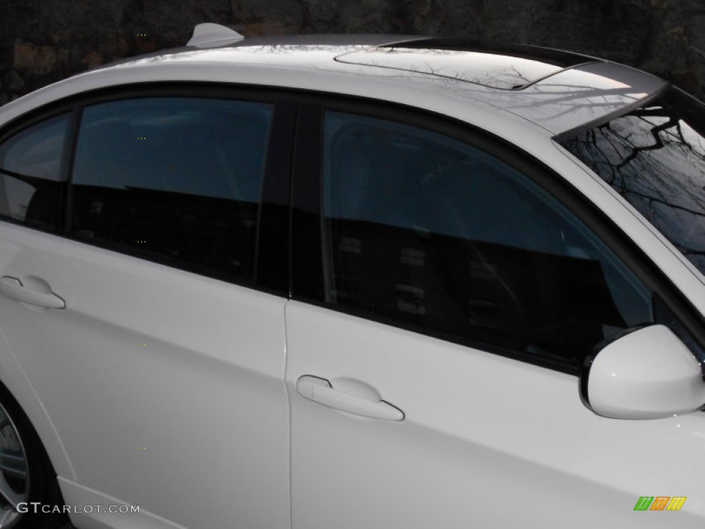 2010 3 Series 335i Sedan - Alpine White / Black photo #11