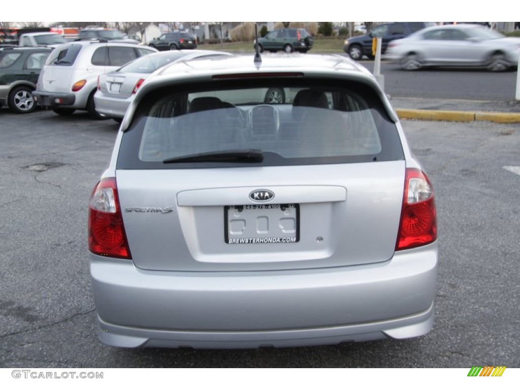 2006 Spectra Spectra5 Hatchback - Clear Silver / Gray photo #7